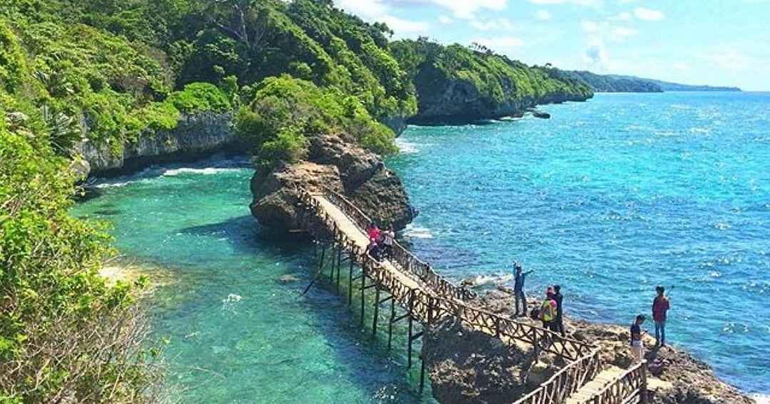 Pemandangan pantai apparalang