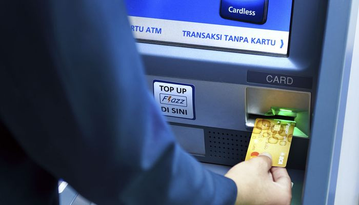 atm bca masukan kartu debit